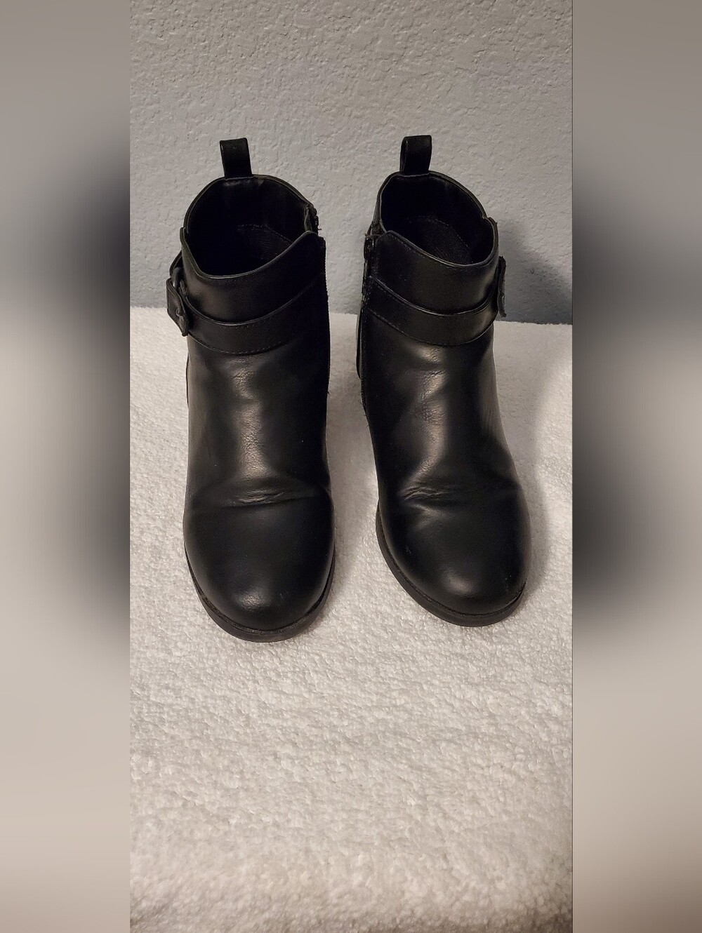 Childrens /Girls Black Ankle Boots Size 4